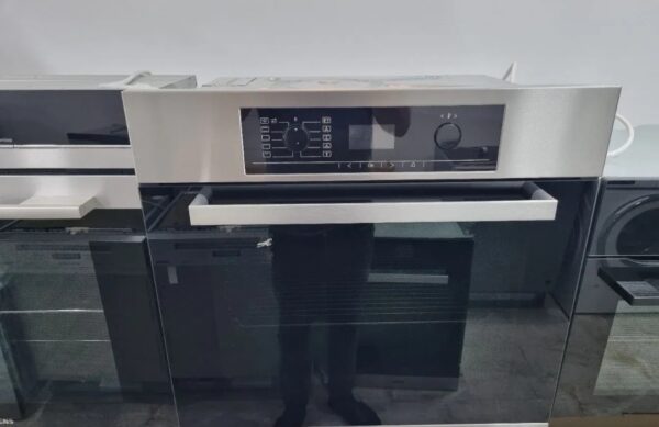 "Miele", polovna ugradna rerna, Top stanje, 300c,  touch, turbo, garancija 6 meseci, moguc prevoz, uvoz CH