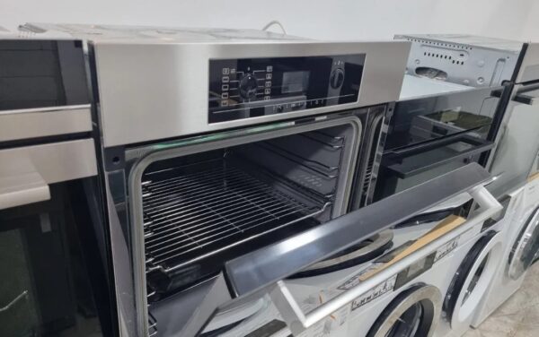 "Miele", polovna ugradna rerna, Top stanje, 300c,  touch, turbo, garancija 6 meseci, moguc prevoz, uvoz CH - Slika 4