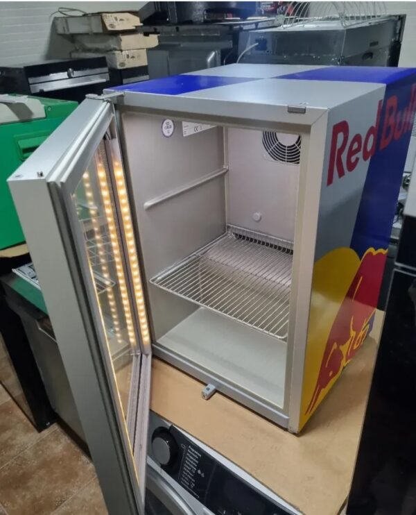 "Red Bull", polovna mini vitrina, odlicna, garancija 6 meseci, moguc prevoz, uvoz CH
