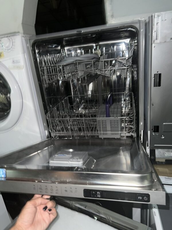 Outlet prodaja! Total ugradne, polu - ugradne i podpultne sudo - masine, uz garanciju od 24 meseca, kao da su nove! Bauknecht, Grundig, Beko i jos dosta drugih modela. Obezbedjeni rezerni delovi 7 godina kao i mogucnost servisiranja i nakon isteka 25 meseci - Slika 19