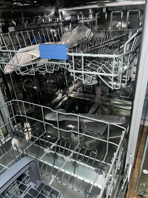 Outlet prodaja! Total ugradne, polu - ugradne i podpultne sudo - masine, uz garanciju od 24 meseca, kao da su nove! Bauknecht, Grundig, Beko i jos dosta drugih modela. Obezbedjeni rezerni delovi 7 godina kao i mogucnost servisiranja i nakon isteka 25 meseci - Slika 31