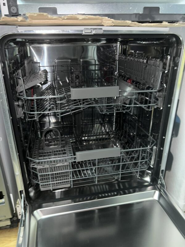 Outlet prodaja! Total ugradne, polu - ugradne i podpultne sudo - masine, uz garanciju od 24 meseca, kao da su nove! Bauknecht, Grundig, Beko i jos dosta drugih modela. Obezbedjeni rezerni delovi 7 godina kao i mogucnost servisiranja i nakon isteka 25 meseci - Slika 33
