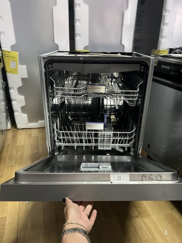 Outlet prodaja! Total ugradne, polu - ugradne i podpultne sudo - masine, uz garanciju od 24 meseca, kao da su nove! Bauknecht, Grundig, Beko i jos dosta drugih modela. Obezbedjeni rezerni delovi 7 godina kao i mogucnost servisiranja i nakon isteka 25 meseci - Slika 35
