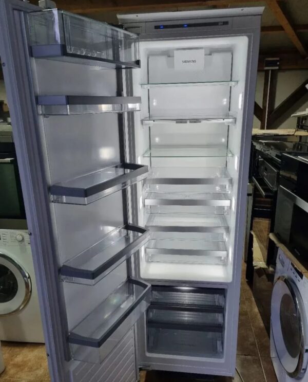 "Siemens", polovni ugradni frizider, A+++, 302l, LED, 177 cm,  garancija 6 meseci , moguc prevoz