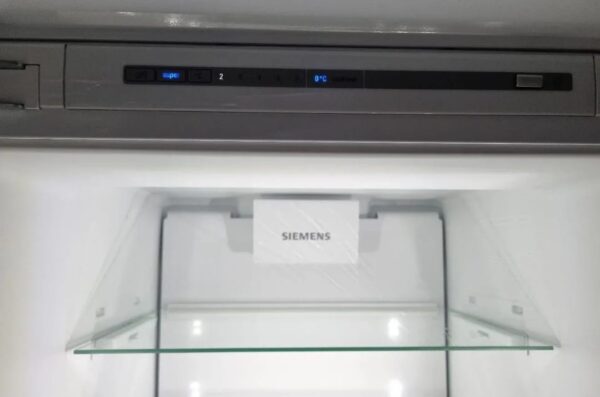 "Siemens", polovni ugradni frizider, A+++, 302l, LED, 177 cm,  garancija 6 meseci , moguc prevoz - Slika 4
