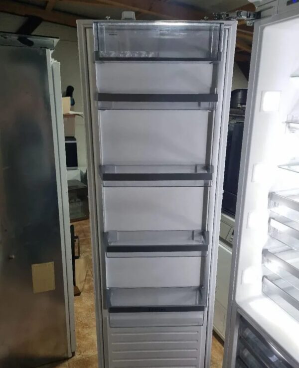 "Siemens", polovni ugradni frizider, A+++, 302l, LED, 177 cm,  garancija 6 meseci , moguc prevoz - Slika 7