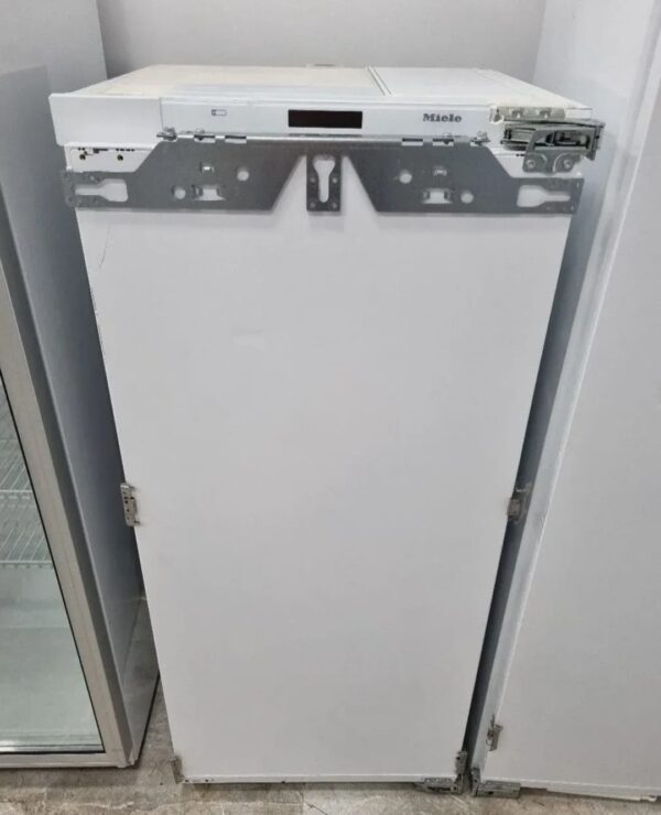 "Miele", polovni ugradni frizider, display, v 122 x 55cm, , garancija 6 meseci, moguc prevoz, uvoz CH - Slika 2