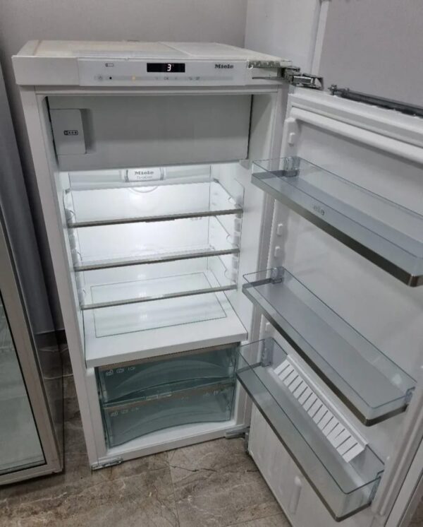 "Miele", polovni ugradni frizider, display, v 122 x 55cm, , garancija 6 meseci, moguc prevoz, uvoz CH - Slika 4