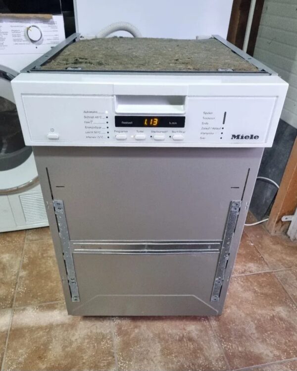 "Miele", polovna polu-ugradna masina za sudove, 45 cm, garancija 6 meseci, moguc prevoz uvoz CH