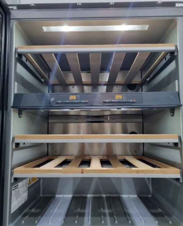 "Miele", polovna vinska vitrina, 2 zone hladjenja, 81,8x59,7x57,5cm, garancija 6 meseci, moguc prevoz, uvoz CH - Slika 7