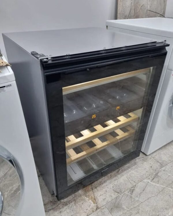 "Miele", polovna vinska vitrina, 2 zone hladjenja, 81,8x59,7x57,5cm, garancija 6 meseci, moguc prevoz, uvoz CH - Slika 6