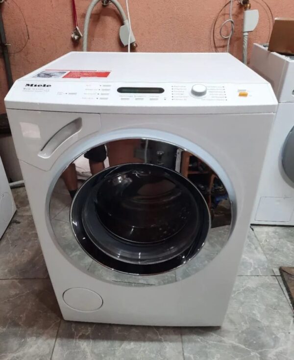 "Miele W6500", polovna ves masina, 7kg, 1600rpm, necujna u radu, zastita od guzvanja i curenja vode, garancija 6 meseci, moguc prevoz, uvoz DE