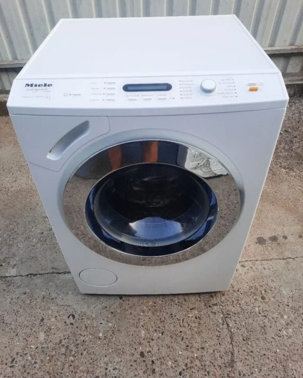 "Miele w4000 GalaGrande", polovna masina za ves, 6kg, 1500rpm, sace bubanj, LED osvetljenje, necujna u radu, garancija 6 meseci, moguc prevoz, uvoz DE