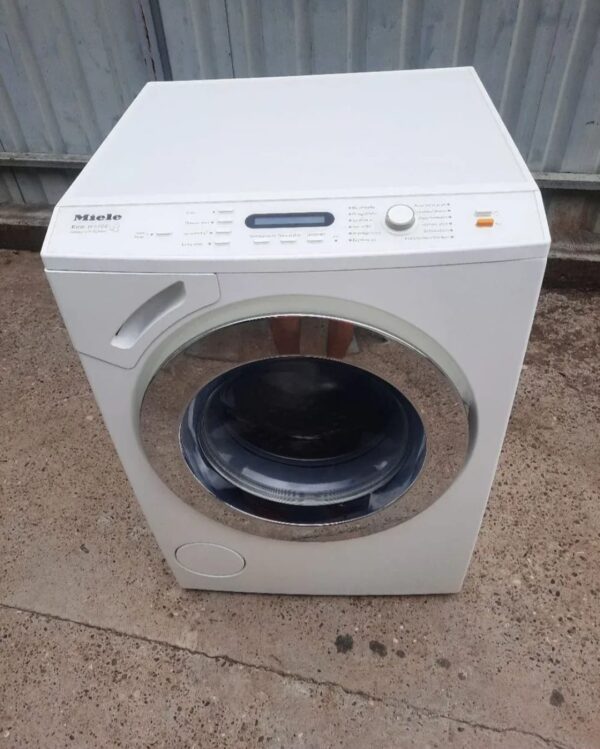 "Miele W6000", polovna ves masina, 7kg, 1600rpm, LED osvetljenje, zastita od curenja vode, tiha u radu, garancija 6 meseci, moguc prevoz