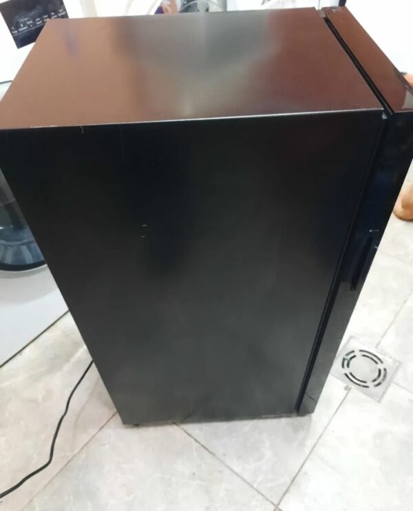 "XXXLutz", polovna rashladna vitrina za vino, 50l, dve zone hladjenja, 82x35x48, garancija 6 meseci, moguc prevoz - Slika 5