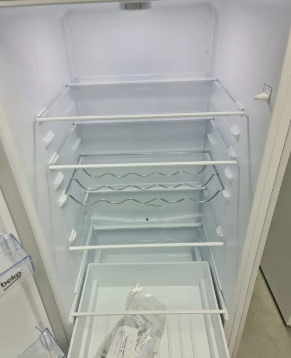 "Beko", ugradni kombinovani frizider, 271l, NoFrost, 177x55cm, garancija 6 meseci, moguc prevoz - Slika 2