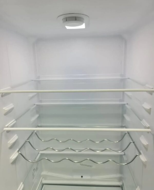 "Beko", ugradni kombinovani frizider, 271l, NoFrost, 177x55cm, garancija 6 meseci, moguc prevoz - Slika 3
