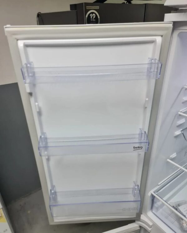 "Beko", ugradni kombinovani frizider, 271l, NoFrost, 177x55cm, garancija 6 meseci, moguc prevoz - Slika 4
