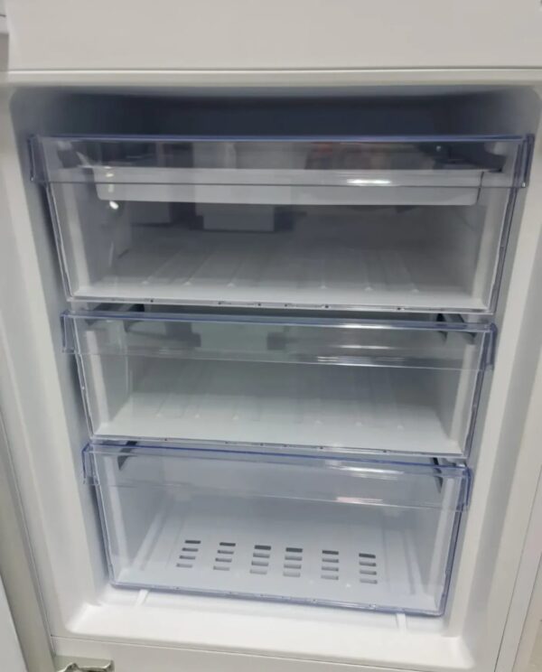 "Beko", ugradni kombinovani frizider, 271l, NoFrost, 177x55cm, garancija 6 meseci, moguc prevoz - Slika 5
