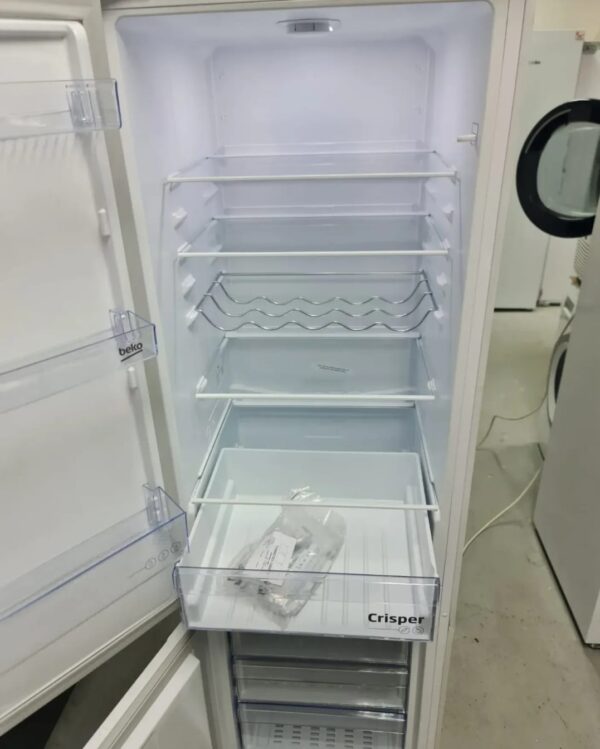 "Beko", ugradni kombinovani frizider, 271l, NoFrost, 177x55cm, garancija 6 meseci, moguc prevoz - Slika 9