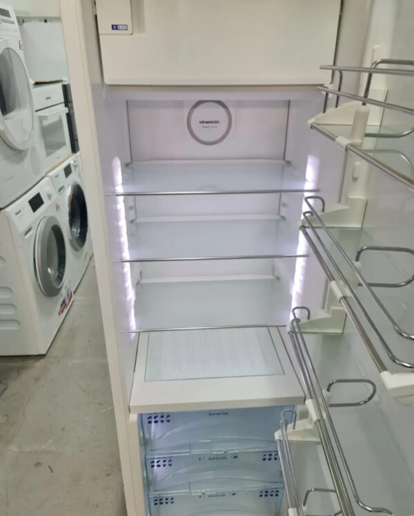 "Liebherr", polovni ugradni frizider, 319l, NoFrost, inverter motor A+++, 177x55xm, garancija 6 meseci, moguc prevoz