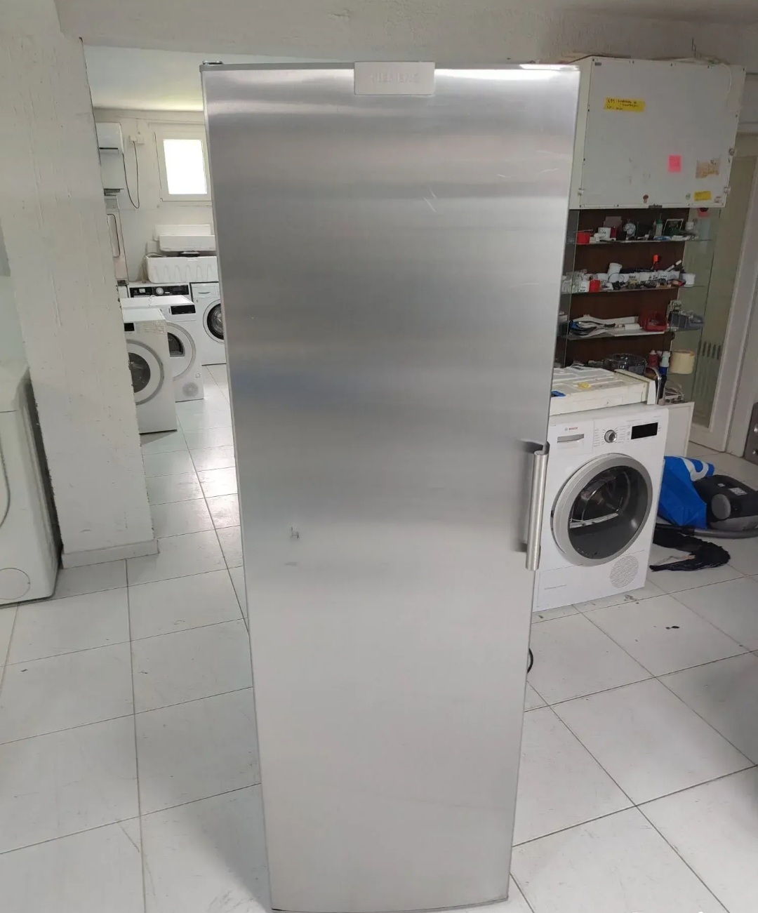 Siemens KS38KV64 —inox cist frižider, 355L, frostfree (ventilatorski), A+, 186x60cm. Made in Germany. Garancija 6 meseci. Moguć prevoz