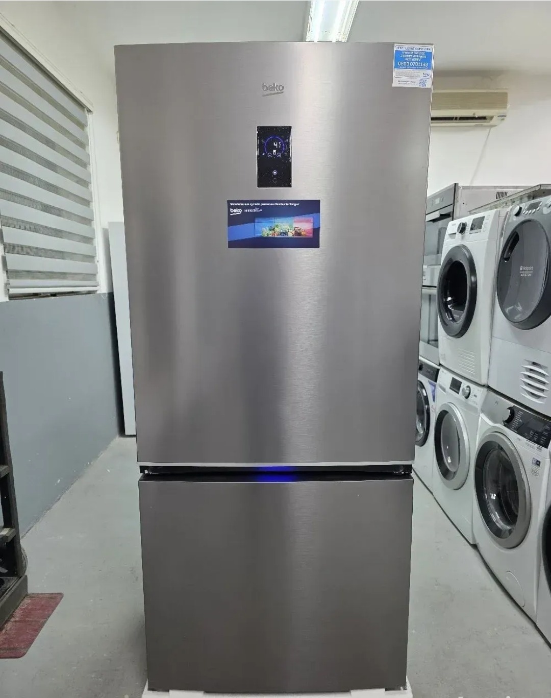 Beko RCNE720E4VZXPN — Nov, nekorišćen. 615 l, NeoFrost, ProSmart Inverter, LED, klasa A. 191.5 × 83.2 × 74.7 cm. Garancija 6 meseci. Moguć prevoz uz dogovor.